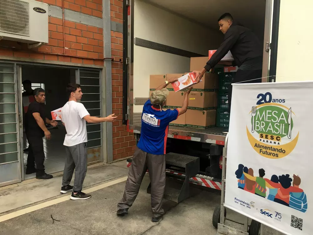 Mesa Brasil Sesc Paraná doa mais de 800 kg de alimentos para Rio Negro